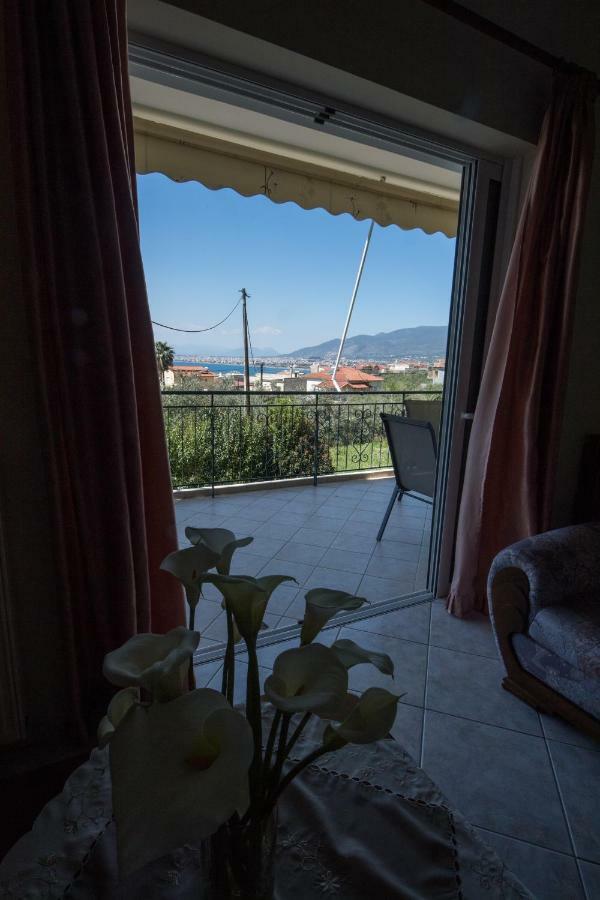 Vithos Apartment Kalamata Extérieur photo