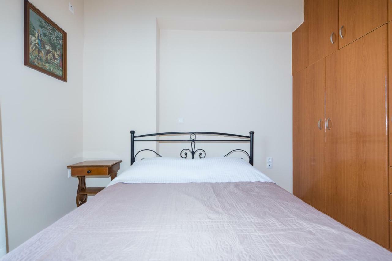 Vithos Apartment Kalamata Extérieur photo